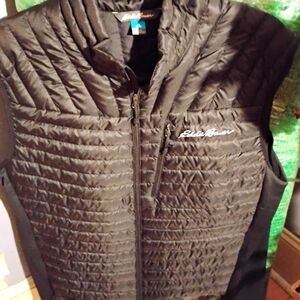 Men's Eddie Bauer Vest.